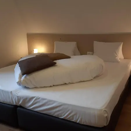 Hotel Zur Sonne 2*